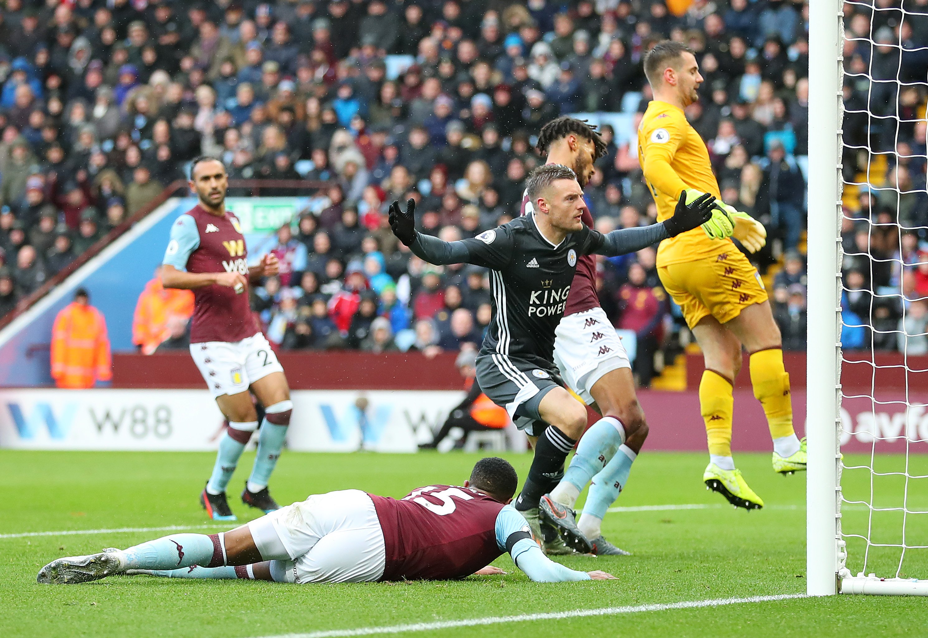 罗贝托：很遗憾特狮的事件发展到如此地步，希望能妥善解决.